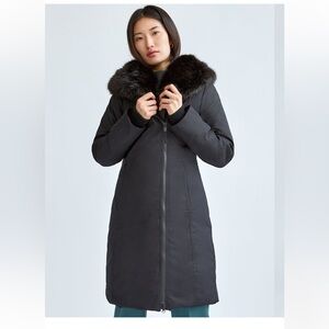 Babaton Black Waterproof Down Jacket Size XL